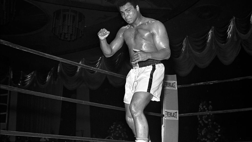  Die Box-Legende Muhammad Ali ist im Alter von 74 Jahren gestorben. Dass der US-Schwergewichtsboxer alles andere als auf den Mund gefallen war, zeigen wir in der Bildergalerie. 