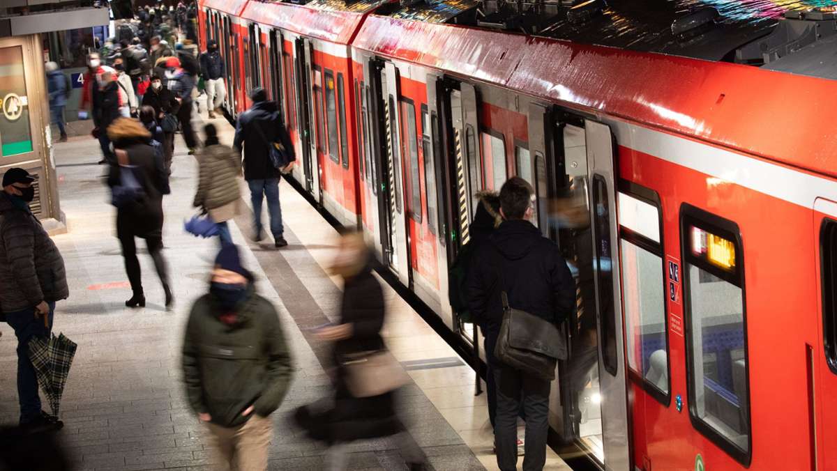 Streit am Stuttgarter Hauptbahnhof: 21-Jährige hustet Mann absichtlich an und beleidigt ihn