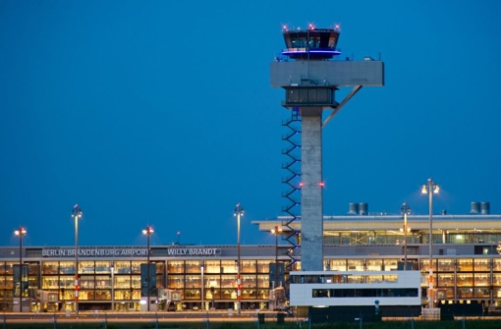 Oktober 2009: Das Brandenburger Verkehrsministerium erlässt eine neue Nachtflugregelung.