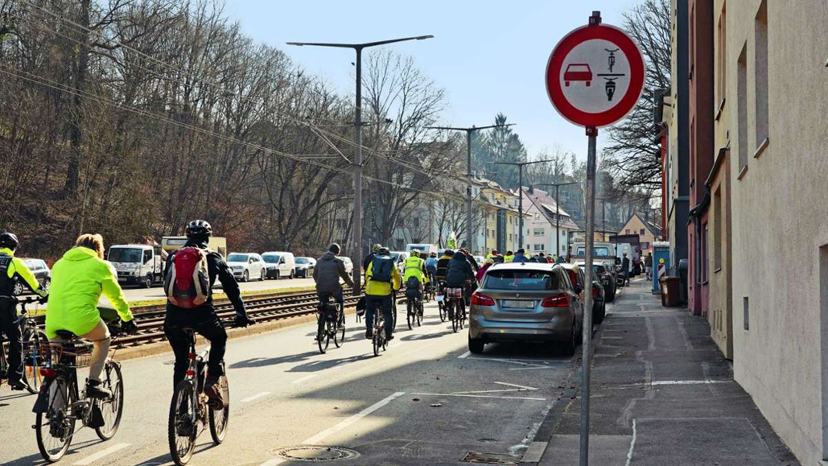 Provisorische Radwege in Stuttgart: Kaltentaler Abfahrt wird für Radler sicherer