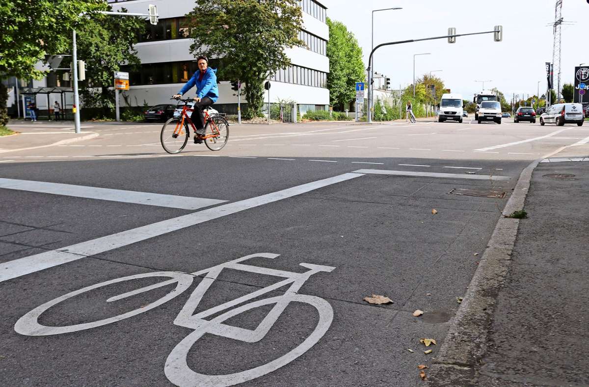 Eine Kreuzung im Gewerbegebiet Synergiepark  in Stuttgart – das Fahrrad spielt hier für Pendler eine wachsende Rolle. Foto: Eva Herschmann/Eva Herschmann