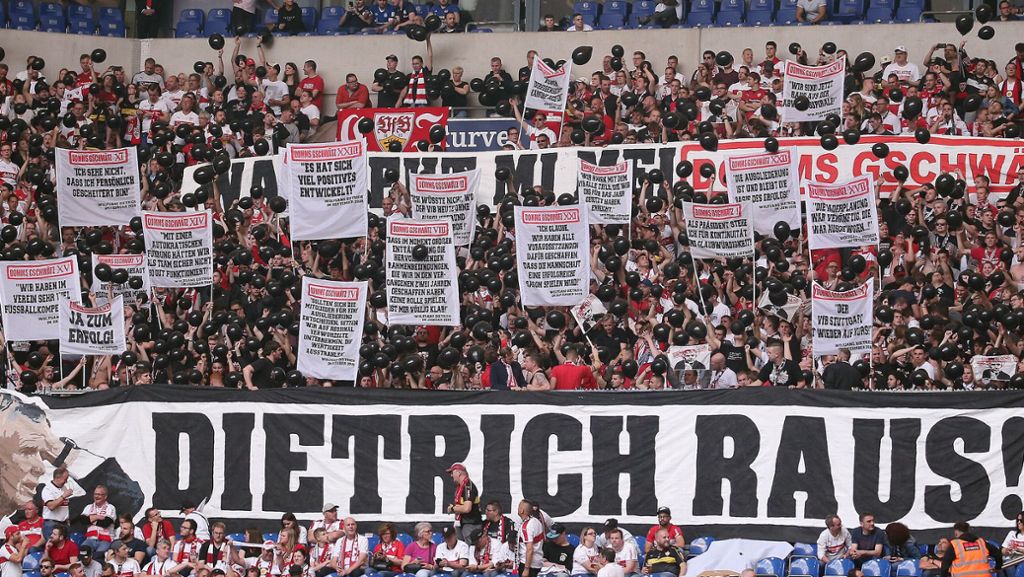VfB Stuttgart bei FC Schalke 04: Fan-Proteste gegen VfB-Präsident dauern an