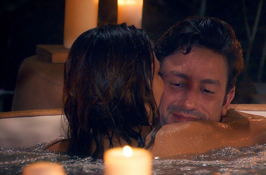 Im Pool gibt es KEINEN Kuss von Kristina. Foto: Foto: RTL