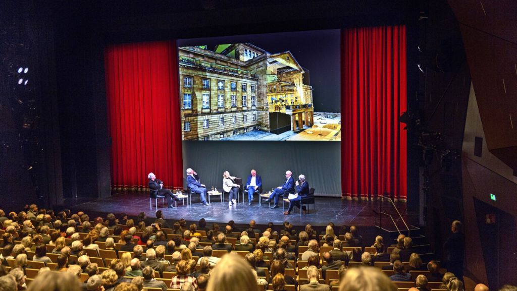  Pläne und Problemstellen: Eine Runde mit OB Fritz Kuhn und Kunstministerin Theresia Bauer hat im Schauspielhaus über die Zukunft der Stuttgarter Oper diskutiert. 