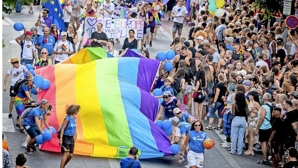 Drei Schirmpersonen für den Pride 2024 in Stuttgart: Jüdisch-muslimisches Bündnis soll an der CSD-Spitze ein Zeichen  setzen