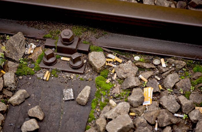 Vermüllung in Stuttgart: Dürfen Stadtbahnfahrer am Fenster rauchen?
