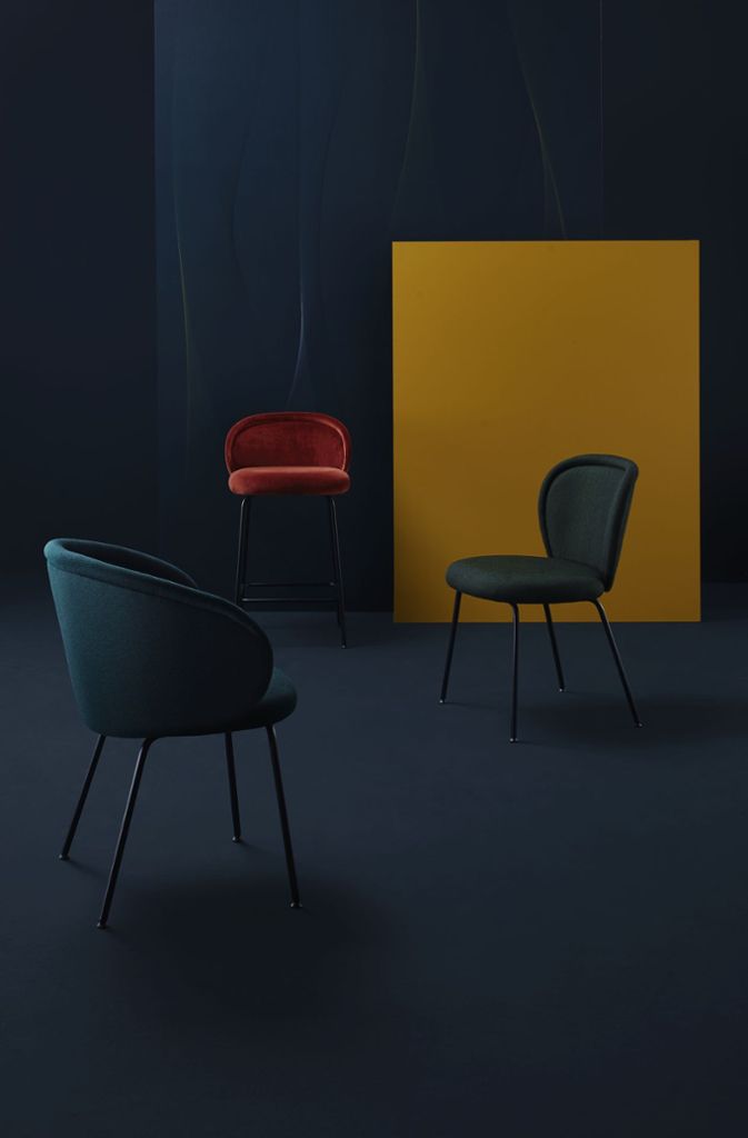 Für die im Jahr 2012 gegründete Firma Sitzmöbelmanufaktur Freifrau hat Sebastian Herkner Stühle und Sessel namens „Ona“ entworfen. Die Produkte werden in Deutschland hergestellt.