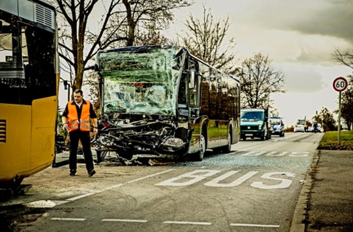Stuttgart-Degerloch: 29 Verletzte bei  Busunfall in Degerloch