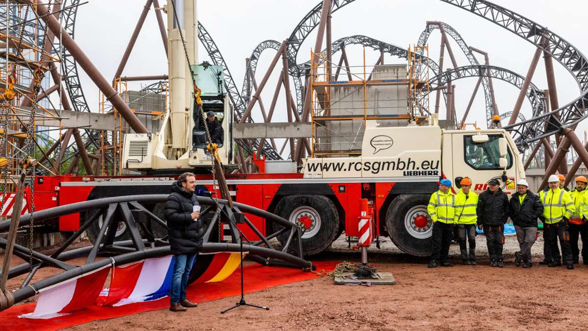 Europa-Park in Rust: Freizeitpark verlegt Schienen für neue Achterbahn