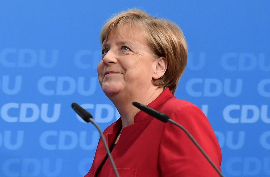 Bundeskanzlerin Angela Merkel (CDU) will sich bei ihrer Kanzlerkandidatur erneut für die volle Amtszeit von vier Jahren bewerben.
