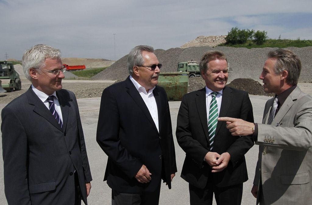 Im Jahr 2015 kam der Umweltminister Franz Untersteller (zweiter von links) zu Landrat Rainer Haas (rechts).