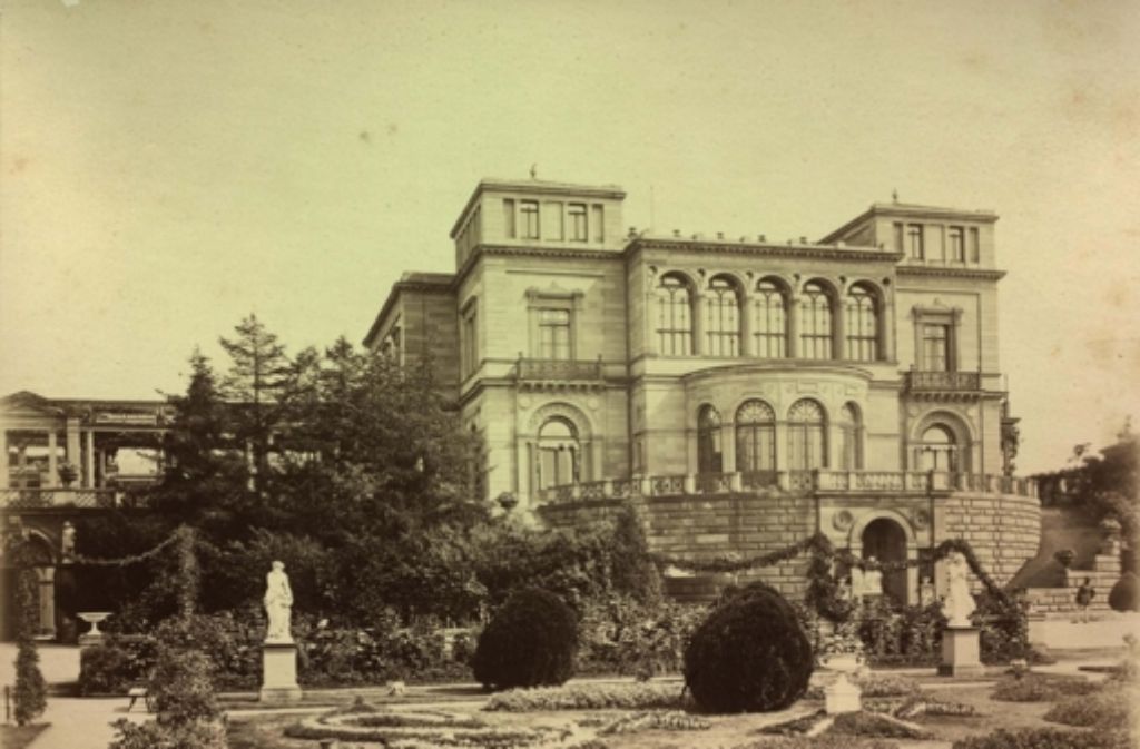 Die Villa Berg etwa im Jahr 1876. Eine große Terrasse lag auf dieser Westseite vor dem Gebäude.