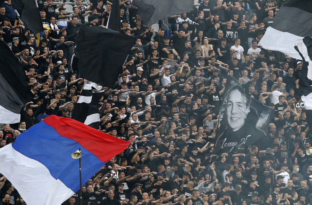 Partizan Und Roter Stern Belgrad Coronavirus Serbisches Derby Vor 16 000 Enthusiastischen Fans Fussball Stuttgarter Zeitung