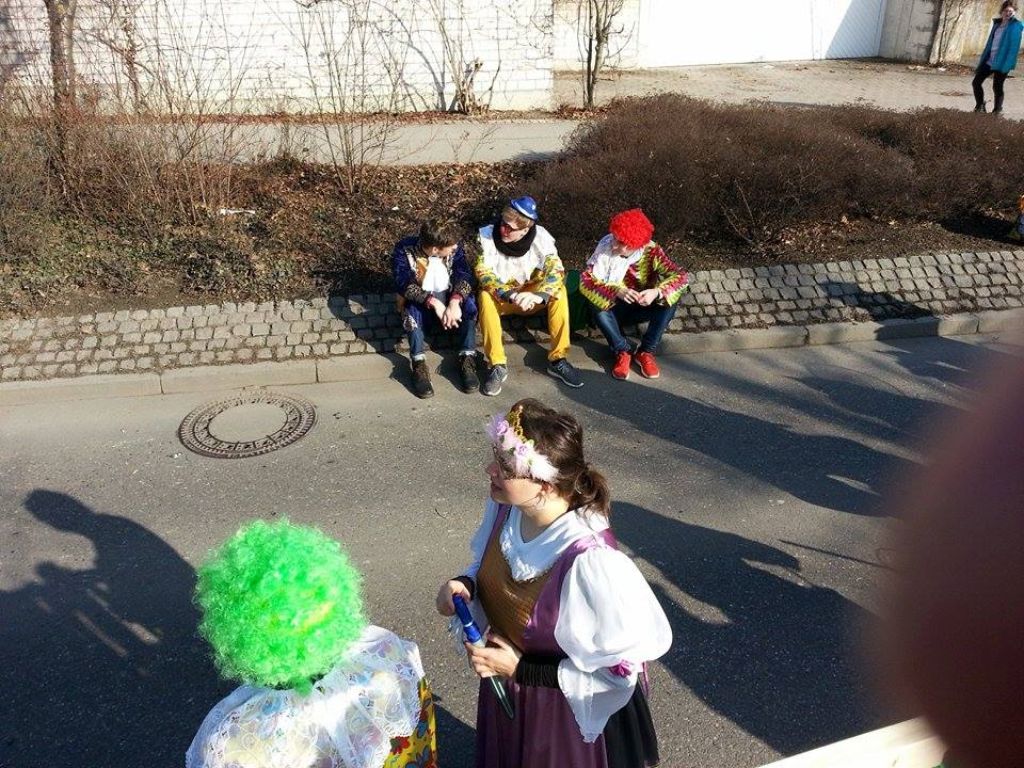 Prinzessin mit Clowns.