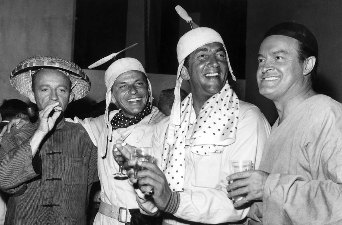 Bing Crosby, Frank Sinatra, Dean Martin und Bob Hope (v.l.) 1961 am Set des Films „Der Weg nach Hongkong“