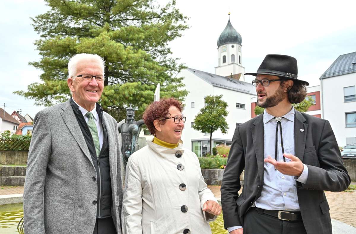 Winfried Kretschmann, Baden-Württembergs Ministerpräsident, ging mit Frau Gerlinde und Sohn Johannes zur Wahl.