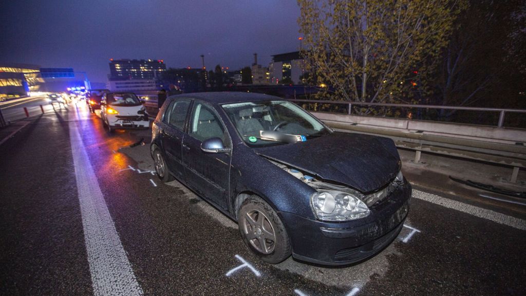 Unfall in Stuttgart-Ost: Plötzliches Bremsmanöver fordert drei Verletzte