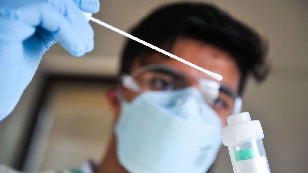 Coronavirus: Labor wertet Proben nicht aus - Nachtestungen nötig
