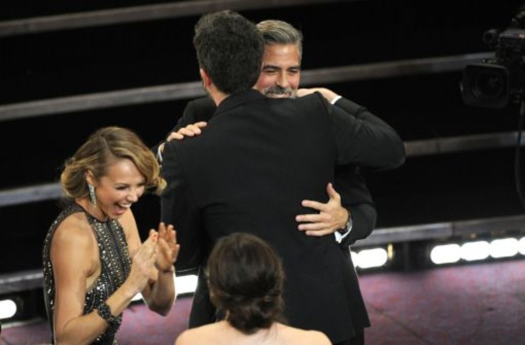 Ben Affleck und George Clooney freuen sich über den Erfolg ihres Films "Argo".