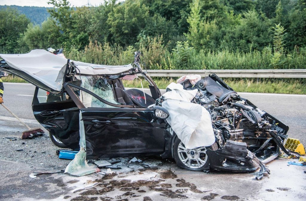 PlüderhausenSchwerer Unfall am Mittwochmorgen auf der B29 in Fahrtrichtung Stuttgart