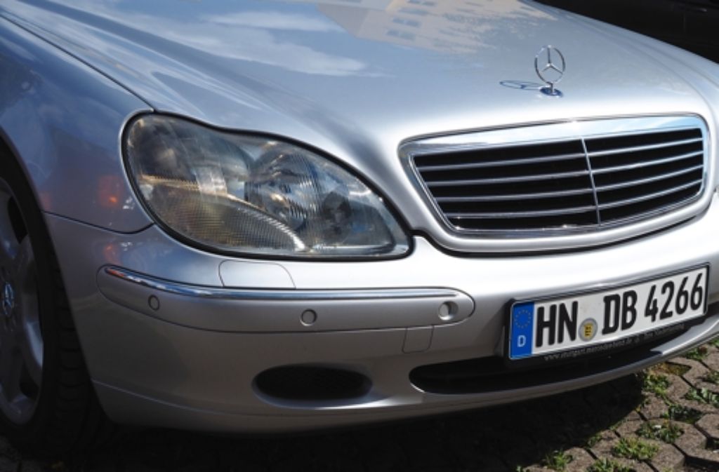 S-Klasse Ahnengalerie: die 5. Baureihe W 220 (S 320 - S 55 AMG) wurde von 1998 bis 2005 produziert. Mercedes verkaufte 484.683 Limousinen.