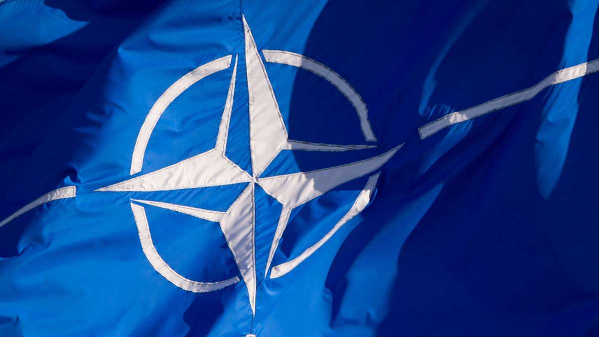 Beflaggung in Stuttgart: Darum ist die Nato-Flagge am Neuen Schloss gehisst