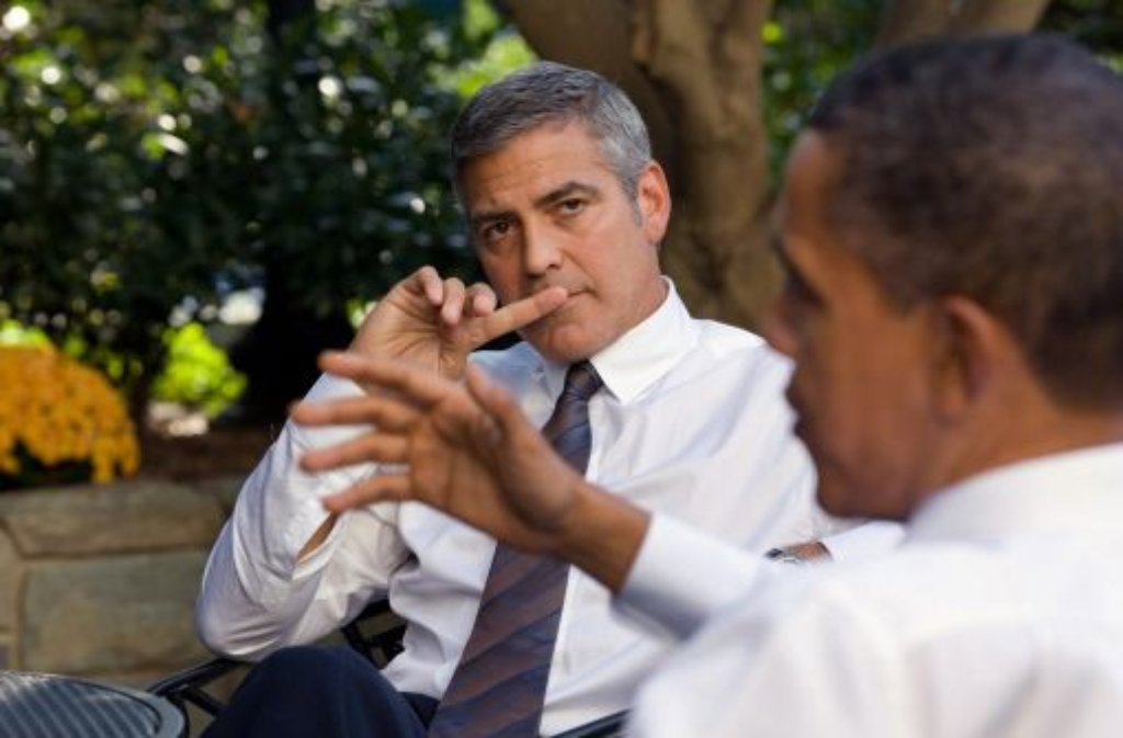 Im Oktober 2010 spricht er mit Präsident Barack Obama über die Situation im Sudan, kurz nachdem er ...