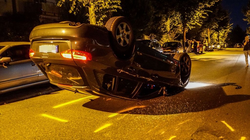 Stuttgart-Bad Cannstatt: 16-jähriger Autofahrer demoliert Audi