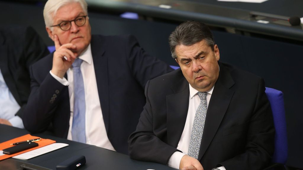  Am Freitag hat Vizekanzler und SPD-Chef Sigmar Gabriel Frank-Walter Steinmeier als Außenminister abgelöst. Neue Wirtschatsministerin wird Brigitte Zypries. 