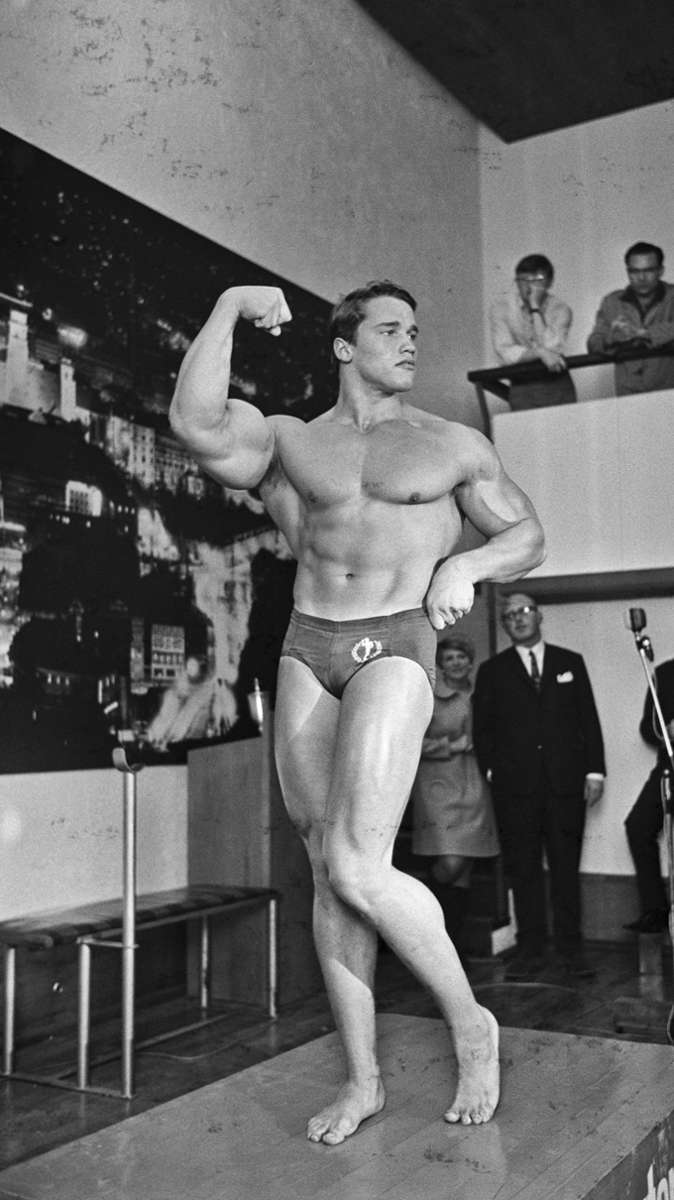 Bodybuilder-Pose: Arnold Schwarzenegger 1967 in Stuttgart.