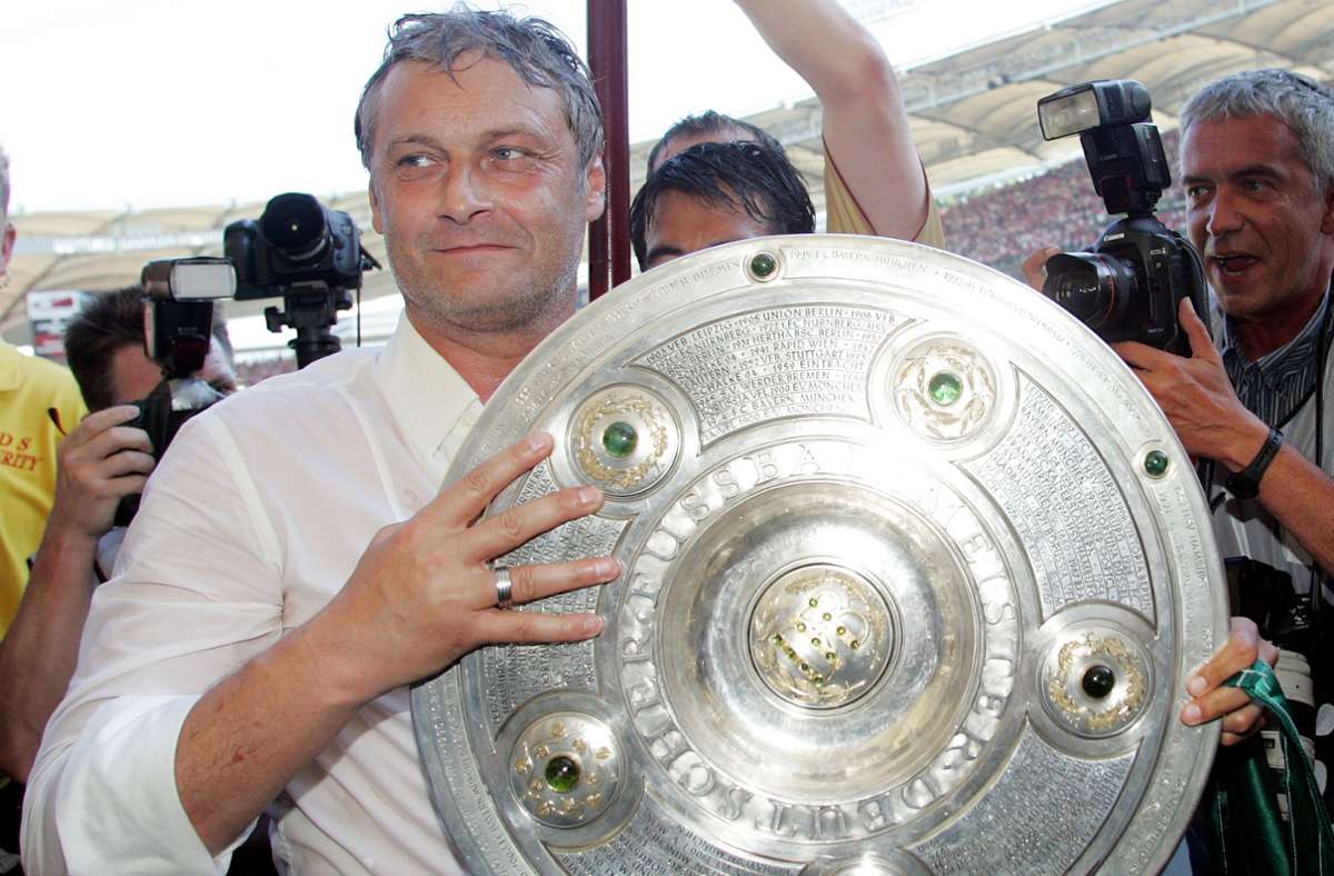 Armin Veh Unvergessen ist der Augsburger in Stuttgart, weil er als Trainer mit dem VfB 2007 überraschend die Meisterschale an den Neckar holte. Veh war von 2006 bis 2008 VfB-Coach sowie 2014, als er aber nach zwölf Spielen das Handtuch warf. 2017 wurde Veh Geschäftsführer Sport beim 1. FC Köln, im November 2019 trennten sich der Geißbockclub und der heute 61-Jährige.