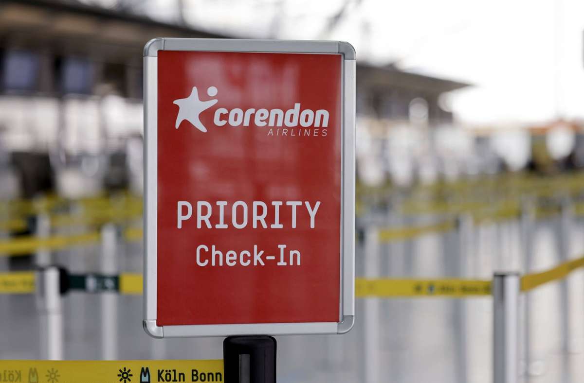 Es hilft, wenn die Fluggesellschaft ein sogenanntes Priority-Paket für einen schnelleren Check-in, „Priority Lane“ und Boarding anbietet.
