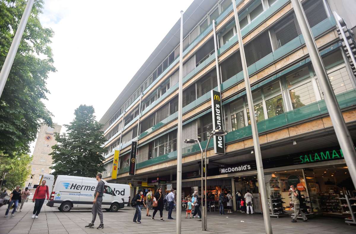 Eine Adressenbildung ist da schwierig: Läden und Büros in den Gebäudeabschnitten Königstraße 1a und 1b.