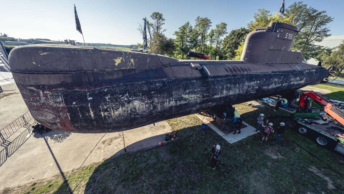 Die letzte Reise der U17 auf dem Rhein: Ein U-Boot auf Rollen - 350-Tonnen-Gefährt soll gekippt werden