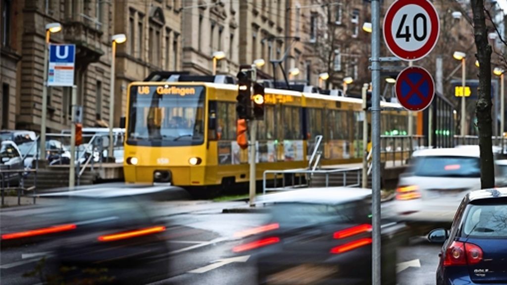  Die Grünen wünschen sich eine Geschwindigkeitsreduzierung auf Tempo 40 an der Olgastraße und der Neuen Weinsteige. Dadurch soll der Schadstoffausstoß verringert und die Wohnqualität für Anwohner gesteigert werden. 