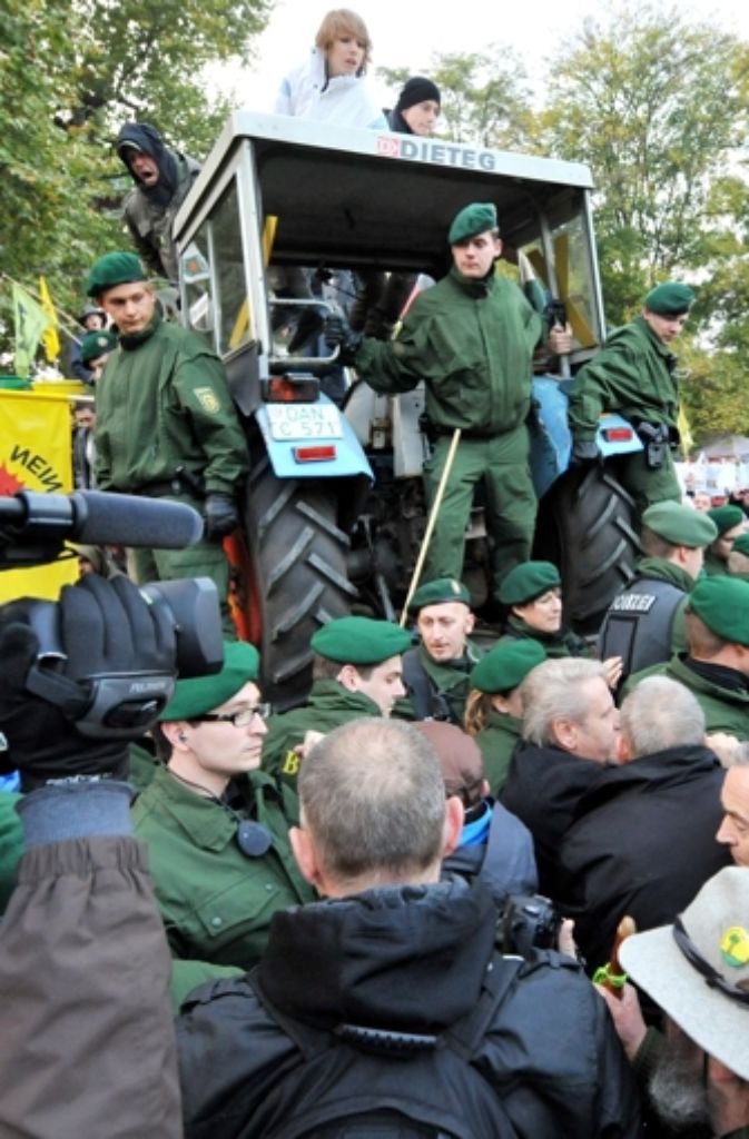 Jeder Polizeieinsatz bei einer Montagsdemonstration kostet 27.000 Euro.