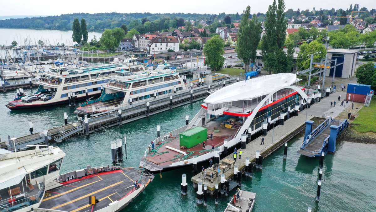  Eine neue Fähre wird bald zwischen Konstanz und Meersburg auf dem Bodensee fahren. Sie soll bis zu 700 Passagiere transportieren können und befindet sich derzeit noch im Bau. 
