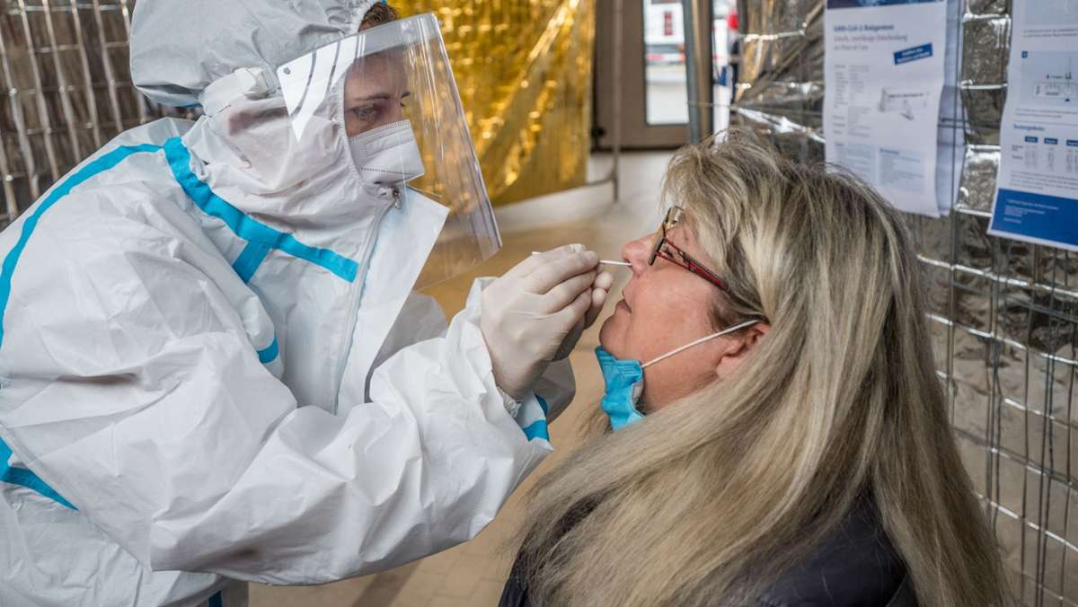 Coronavirus im Landkreis Göppingen: Soldaten helfen in den Heimen beim Testen