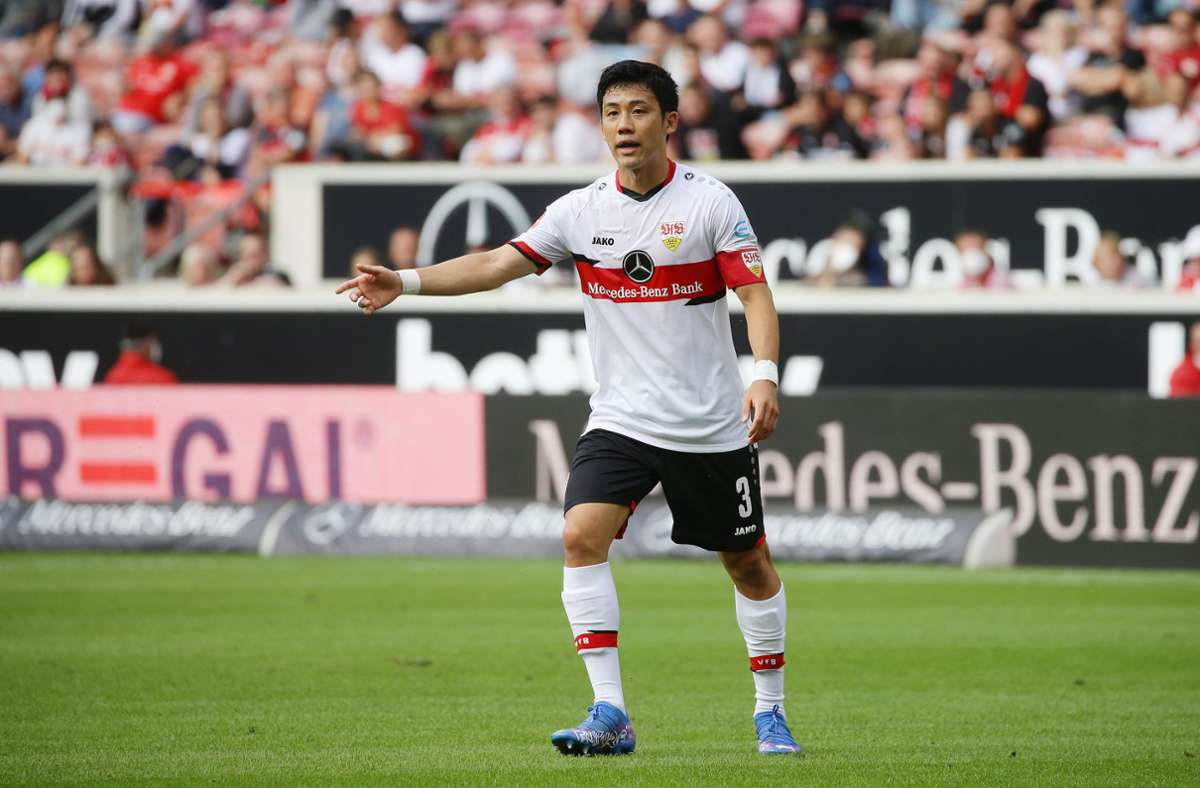 Mittelfeld: Kapitän Wataru Endo hat die höchste Bewertung beim VfB Stuttgart. Er bekommt eine 78 – drei Punkte besser als vergangenes Jahr. Seine höchste Karte, eine In-Form-Karte, hatte in FIFA 21 eine 81er-Bewertung.