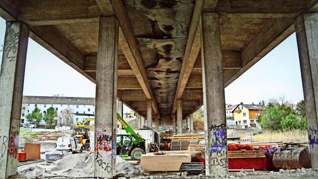 B 27-Brücke wird erneuert: Gewaltige Anstrengung für flüssigen Verkehr