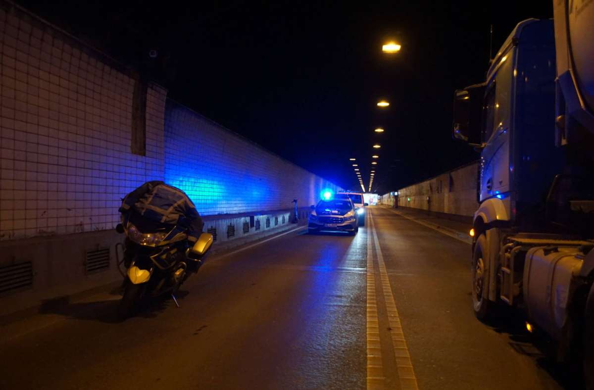 Schwerer Unfall im Stuttgarter Wagenburgtunnel