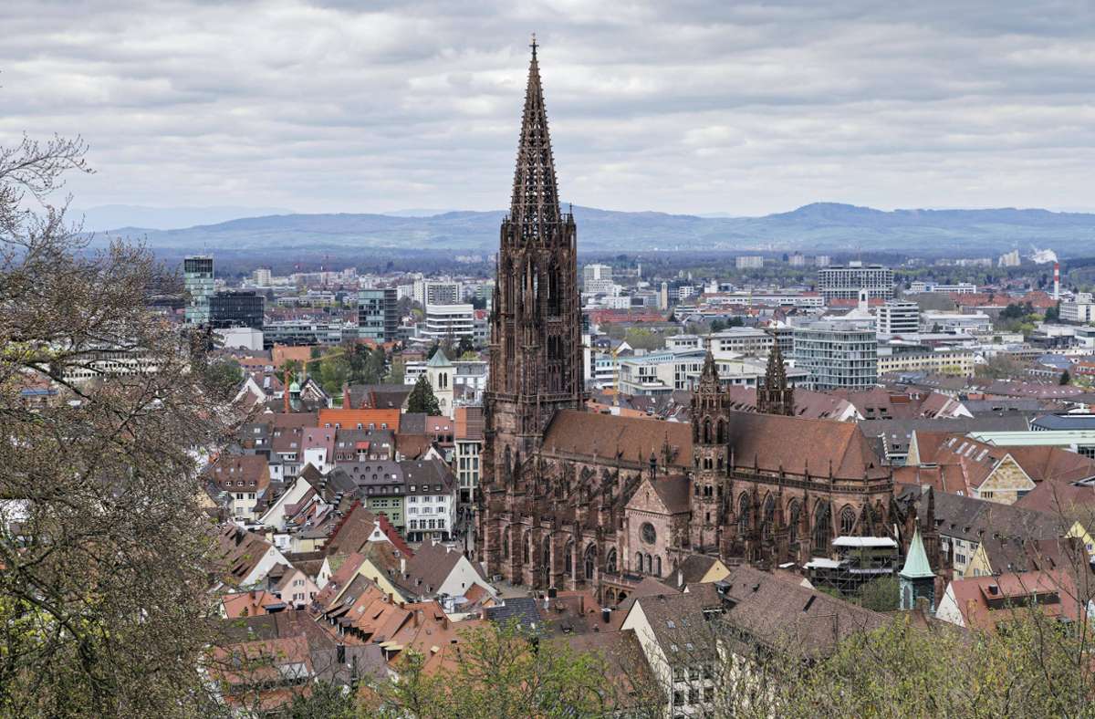 Platz drei teilten sich mit einem Hebesatz von jeweils 600 Prozent Freiburg im Breisgau sowie...