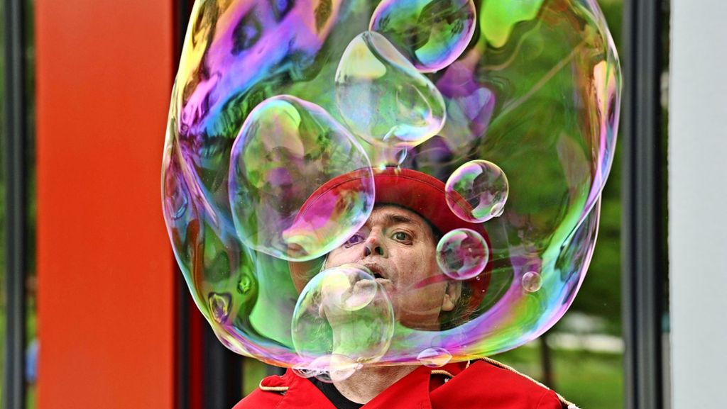 “Mein Weg“ – außergewöhnliche Lebensläufe: Seifenblasen statt Versicherungspolicen