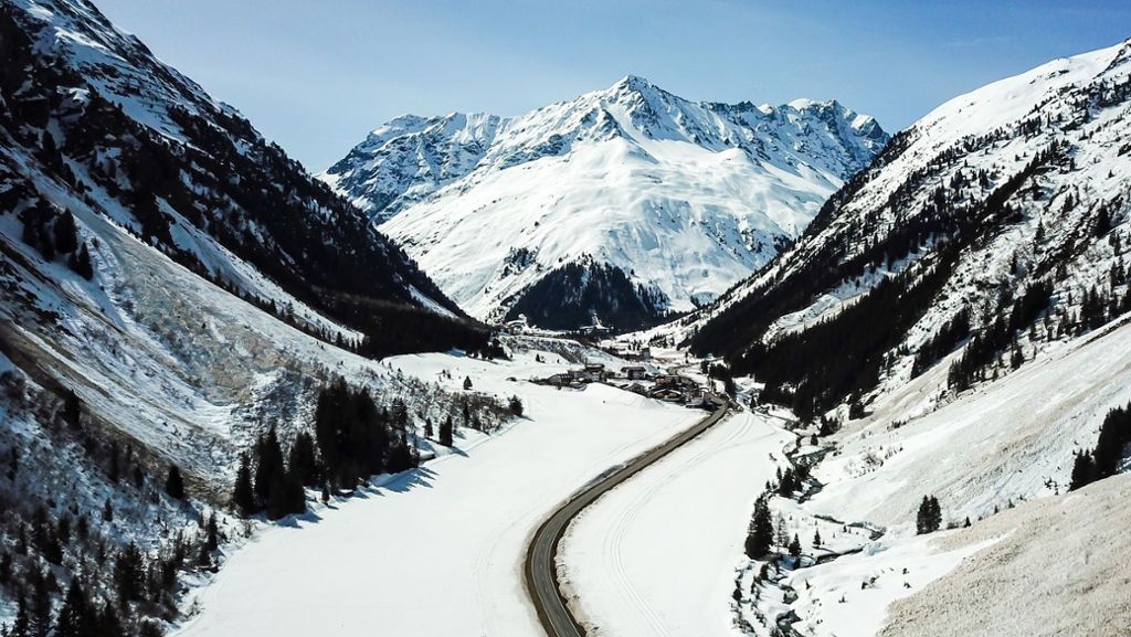 Tragisches Unglück in Österreich: 29-jähriger Wanderer stürzt 400 Meter in den Tod