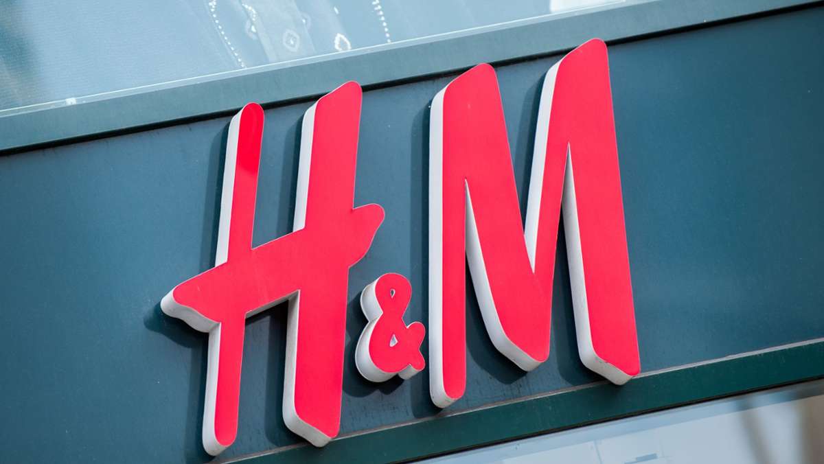  Gesundheitsdaten, familiäre Streitigkeiten, Urlaubserlebnisse – was über die Mitarbeiter eines Callcenters des Moderiesen H&M gespeichert wurde, ist nach Ansicht des obersten Hamburger Datenschützers ohne Beispiel. Das nun verhängte Bußgeld ist happig. 