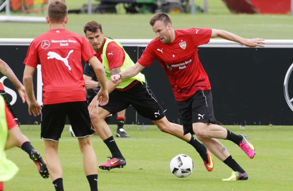 Kevin Großkreutz und der VfB bereiten sich auf die neue Saison vor. Am Samstag geht es beim Testspiel im bei der SG Sonnenhof Großaspach erstmals über 90 Minuten zur Sache.