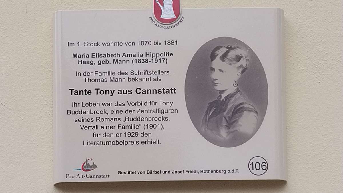 Die Tafel am „Buddenbrooks-Haus“ in der Kreuznacher Straße 2 in Bad Cannstatt erinnert an „Tante Tony“.
