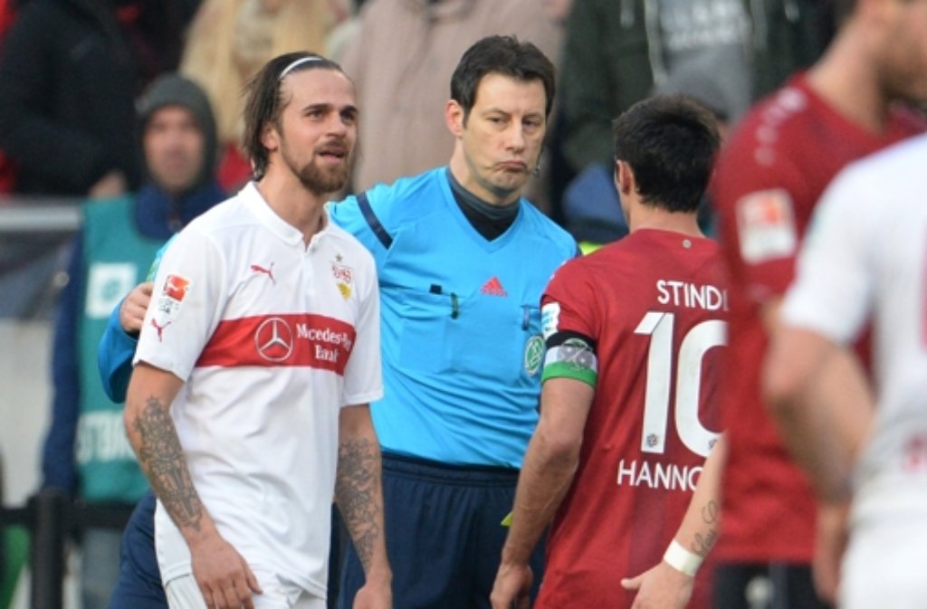 Der VfB Stuttgart ist beim Auswärtsspiel in Hannover nicht über ein 1:1-Unentschieden hinausgekommen. Martin Harnik sah kurz vor Schluss noch die rote Karte.