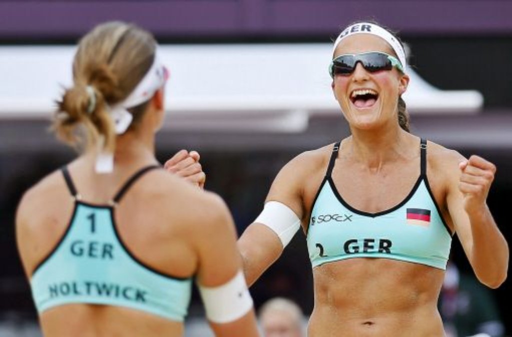 Die deutschen Beachvolleyballerinnen Katrin Holtwick (links) and Ilka Semmler