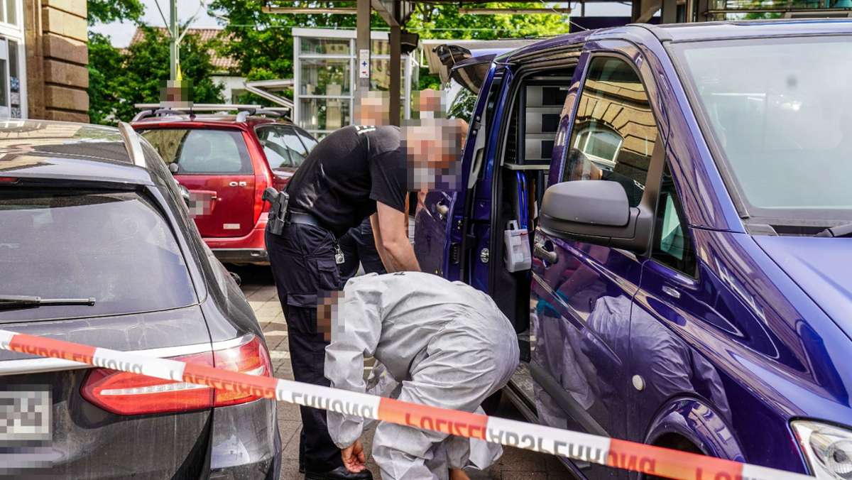  Nach dem – vermutlich gewaltsamen – Tod eines Mannes am Bahnhof von Weinstadt-Endersbach ermittelt die Polizei. Bahnhofsbesucher oder Fahrgäste könnten etwas Verdächtiges beobachtet haben. 